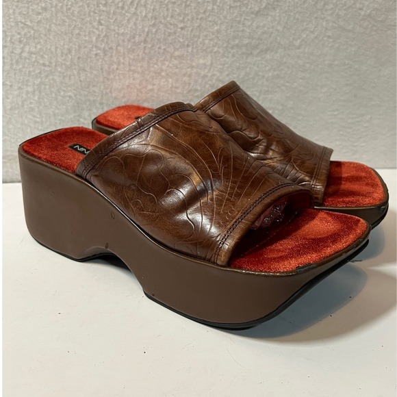 Nine West Y2K Brown Leather Embossed Platform Slide Sandals 8.5M - Picture 1 of 16